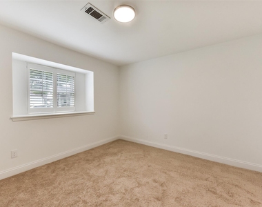 5946 Valkeith Drive - Photo Thumbnail 26
