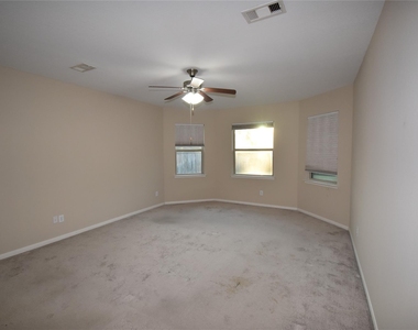 51 Greenprint Circle - Photo Thumbnail 18