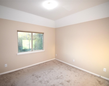 51 Greenprint Circle - Photo Thumbnail 33
