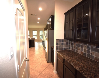 51 Greenprint Circle - Photo Thumbnail 10