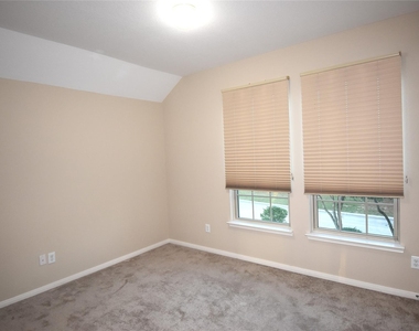 51 Greenprint Circle - Photo Thumbnail 32