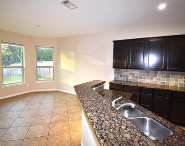 51 Greenprint Circle - Photo Thumbnail 15