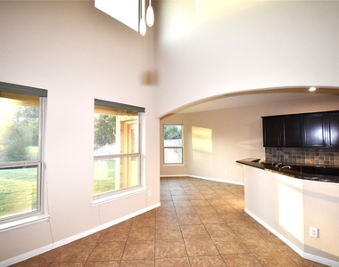 51 Greenprint Circle - Photo Thumbnail 8