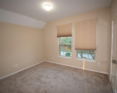 51 Greenprint Circle - Photo Thumbnail 36
