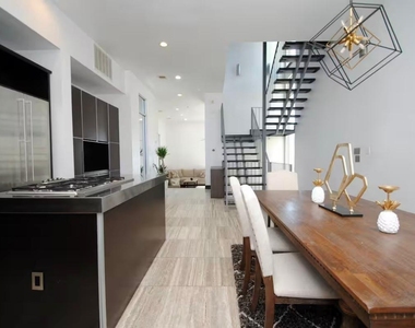 4118 Floyd Street - Photo Thumbnail 9