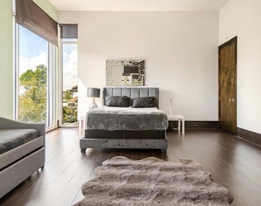 4118 Floyd Street - Photo Thumbnail 7