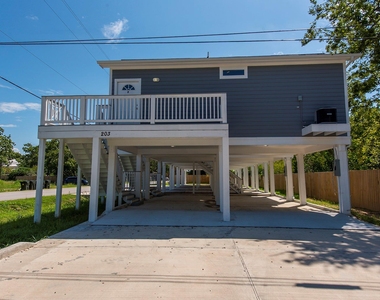 203 6th St - Photo Thumbnail 12