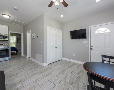 203 6th St - Photo Thumbnail 28
