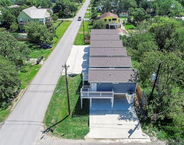 203 6th St - Photo Thumbnail 3