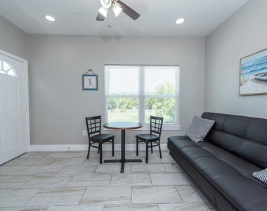 203 6th St - Photo Thumbnail 24