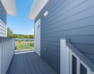 203 6th St - Photo Thumbnail 19