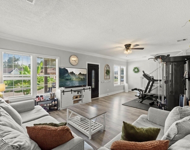 2109 New Jersey Street - Photo Thumbnail 6