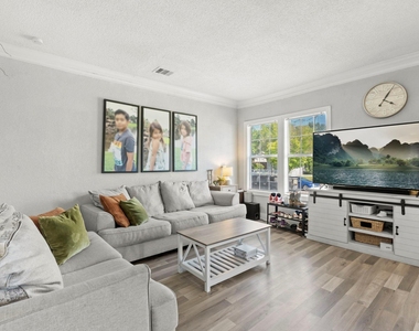 2109 New Jersey Street - Photo Thumbnail 3