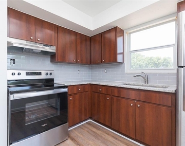 8510 N Tampa Street - Photo Thumbnail 5