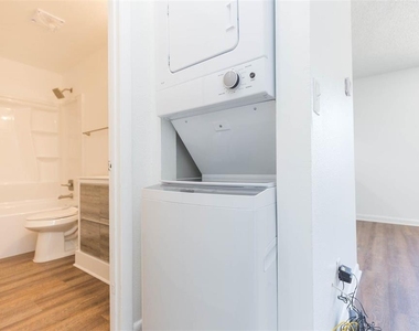 8510 N Tampa Street - Photo Thumbnail 7