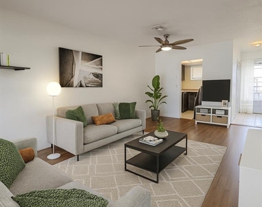 1014 E South Street - Photo Thumbnail 12