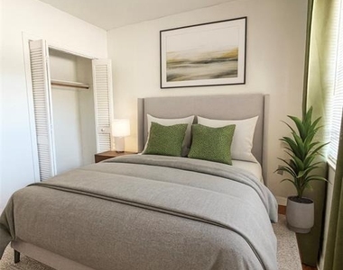 1014 E South Street - Photo Thumbnail 2