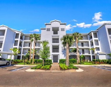 14061 Heritage Landing Boulevard - Photo Thumbnail 1