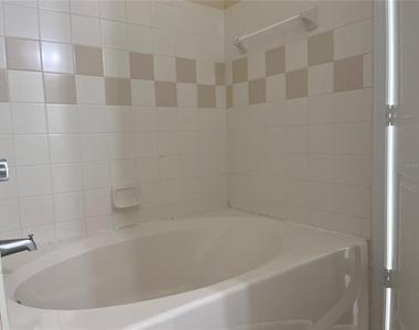 5521 Rosehill Road - Photo Thumbnail 12