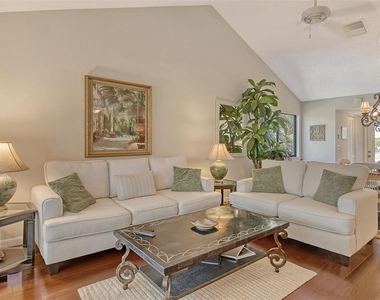 1720 Glenhouse Drive - Photo Thumbnail 9