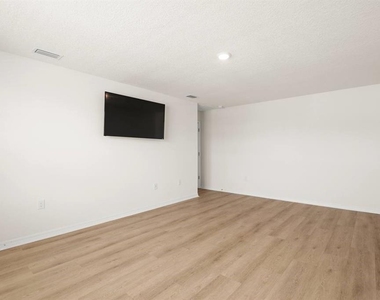 7782 Sail Clover Lane - Photo Thumbnail 7