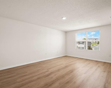 7782 Sail Clover Lane - Photo Thumbnail 8