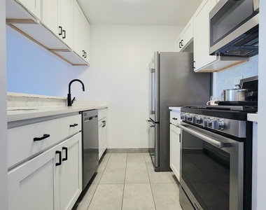 40 River Road - Photo Thumbnail 2