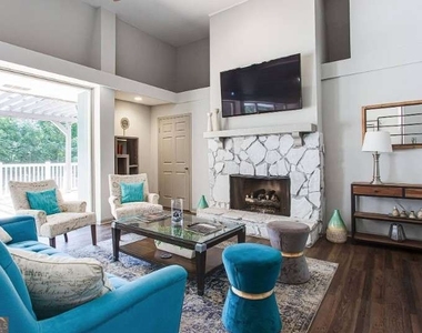 707 Franklin Se - Photo Thumbnail 10