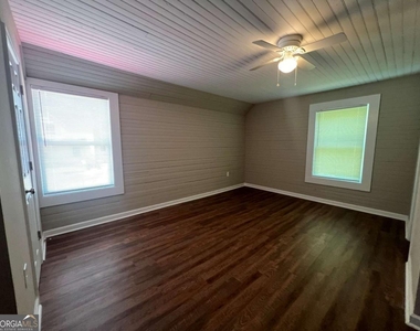 48 Quarry Street - Photo Thumbnail 5