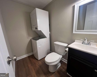 48 Quarry Street - Photo Thumbnail 4