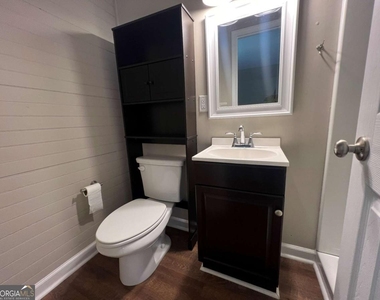 48 Quarry Street - Photo Thumbnail 6