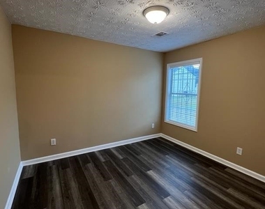 5200 Alexander Street - Photo Thumbnail 17