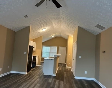 5200 Alexander Street - Photo Thumbnail 3