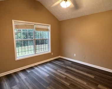 5200 Alexander Street - Photo Thumbnail 16