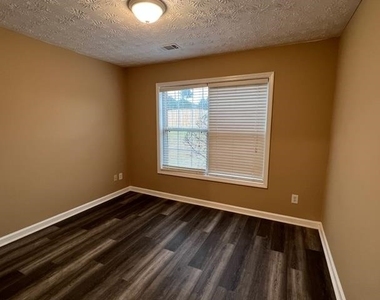 5200 Alexander Street - Photo Thumbnail 15