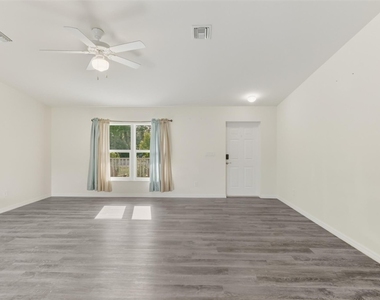 8007 Royal Court - Photo Thumbnail 6