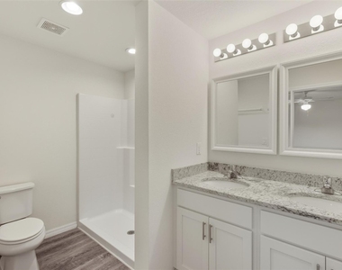8007 Royal Court - Photo Thumbnail 24