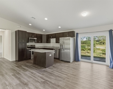 8007 Royal Court - Photo Thumbnail 9