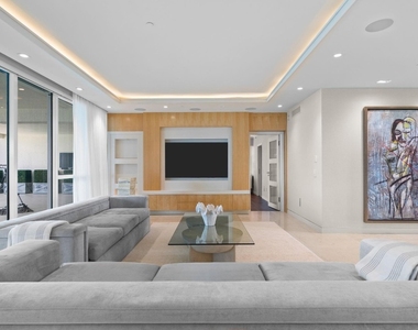 101 S Fort Lauderdale Beach Boulevard - Photo Thumbnail 8