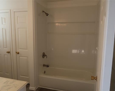 406 Denny Street - Photo Thumbnail 7