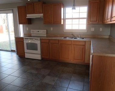 406 Denny Street - Photo Thumbnail 4