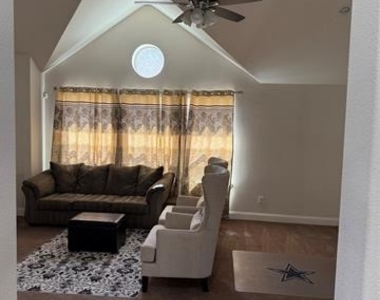 7613 Choctaw Lane - Photo Thumbnail 11