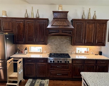 7613 Choctaw Lane - Photo Thumbnail 2