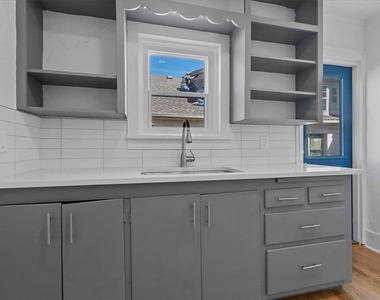 1104 Nw 44th Street - Photo Thumbnail 3