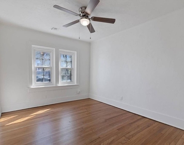 1104 Nw 44th Street - Photo Thumbnail 5