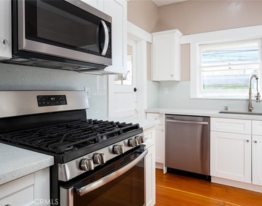 113 N Columbus - Photo Thumbnail 6