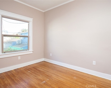 113 N Columbus - Photo Thumbnail 3