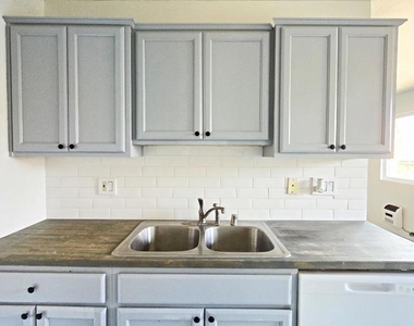 4402 Delta Street - Photo Thumbnail 3