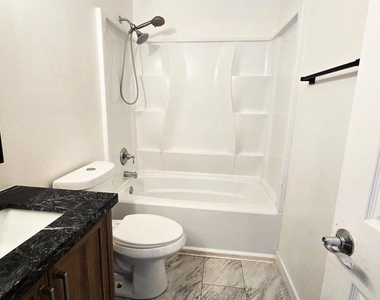 4402 Delta Street - Photo Thumbnail 9