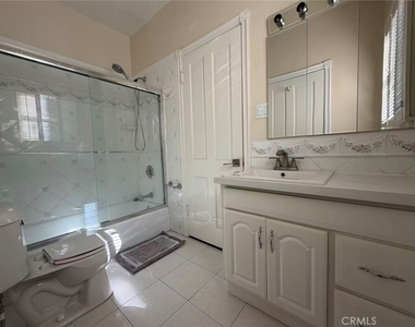 113 N Doheny - Photo Thumbnail 13